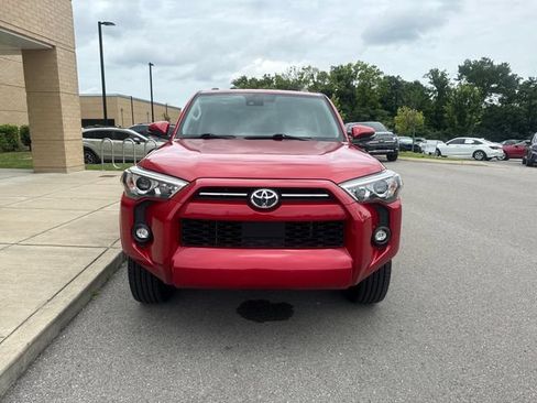 Used 2022 Toyota 4Runner SR5 Premium w/ Moonroof Package RWD image 10