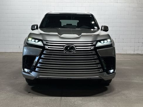 Used 2022 Lexus LX 600 4WD w/ Accessory Package (Z1) image 9