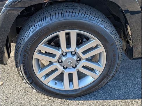 Used 2011 Toyota 4Runner Limited image 25