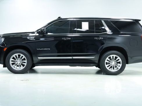 Used 2021 GMC Yukon SLT w/ SLT Premium Package image 4