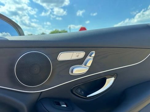 Used 2018 Mercedes-Benz GLC 300 4MATIC image 27