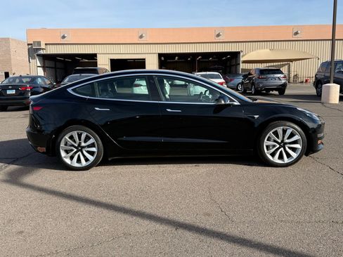 Used 2019 Tesla Model 3 Standard Range Plus image 4