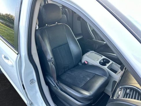 Used 2019 Dodge Grand Caravan SXT FWD image 29