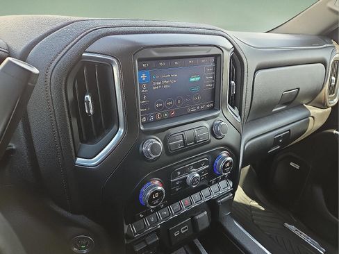 Used 2022 GMC Sierra 2500 AT4 w/ AT4 Preferred Package AWD/4WD image 7