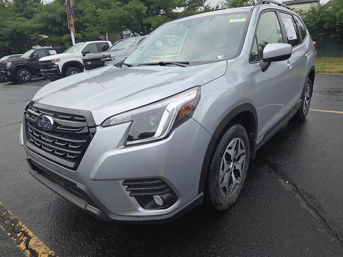 Used 2023 Subaru Forester Premium AWD/4WD image 7