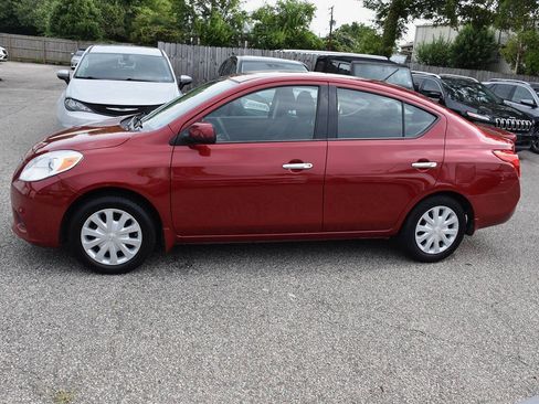 Used 2014 Nissan Versa SV FWD image 3