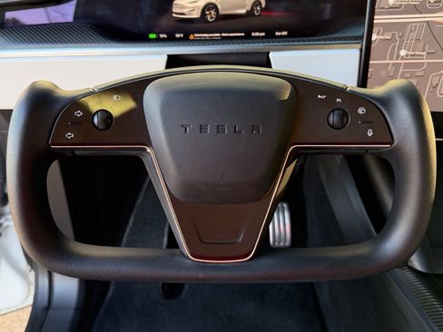 Used 2023 Tesla Model X Plaid image 36