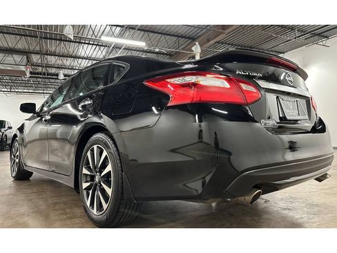 Used 2016 Nissan Altima 2.5 SL w/ 2.5 Technology Package FWD image 17