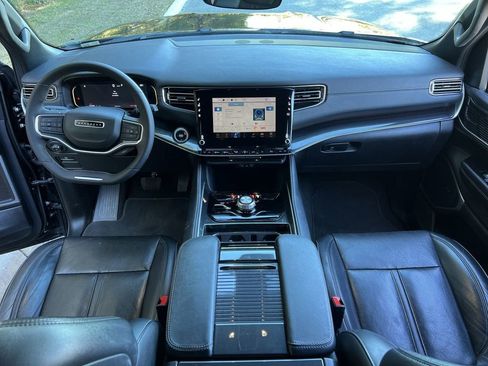 Used 2024 Jeep Wagoneer 4WD image 22