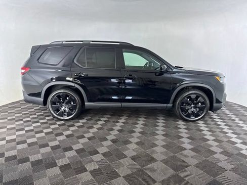 Certified 2026 Honda Pilot Black Edition image 5
