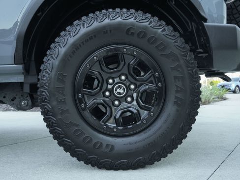 Used 2023 Ford Bronco Wildtrak image 29