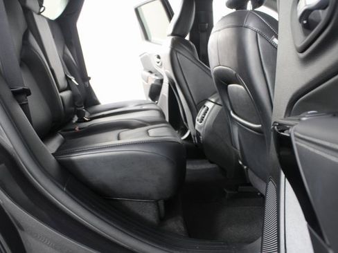 Used 2023 Jeep Cherokee Altitude Lux image 18