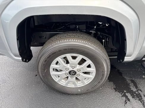 Used 2026 Toyota Tacoma SR5 AWD/4WD image 38