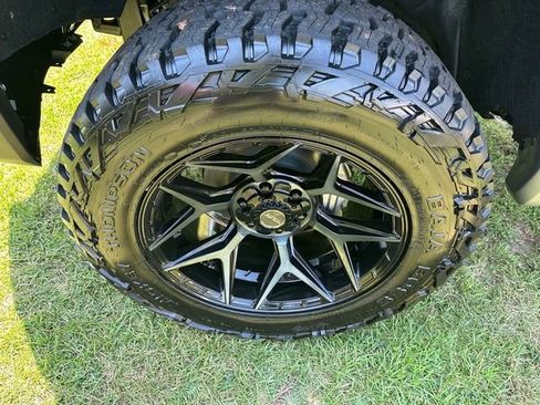 New 2025 GMC Sierra 1500 AT4 w/ AT4 Premium Package image 15