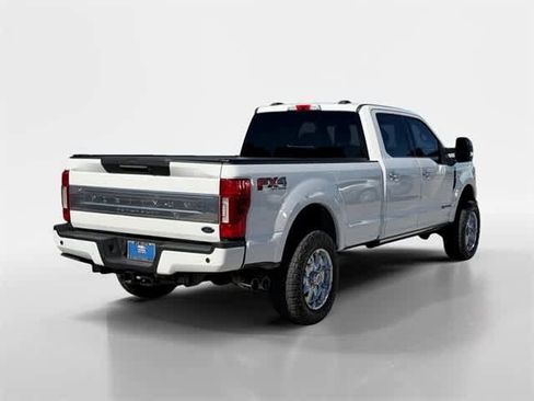 Used 2022 Ford F250 Platinum w/ FX4 Off-Road Package image 5