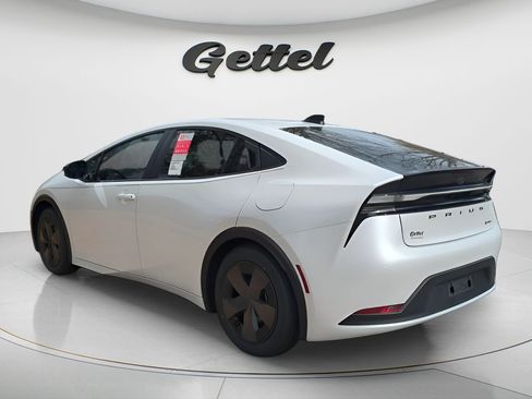 New 2026 Toyota Prius Plug-In Hybrid FWD image 7