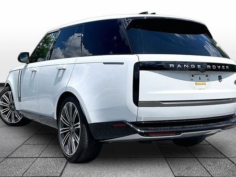 Used 2023 Land Rover Range Rover SE AWD/4WD image 4