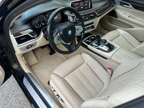 Used 2019 BMW 740i w/ Executive Package RWD image 12
