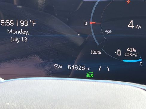 Used 2024 Cadillac Lyriq Sport RWD image 30
