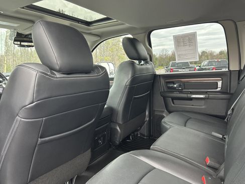 Used 2018 RAM 1500 Laramie AWD/4WD image 11