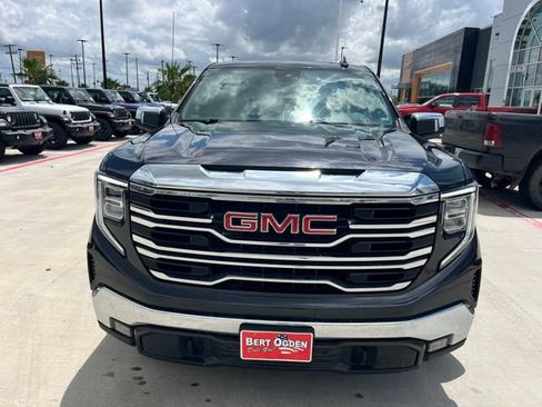 Used 2025 GMC Sierra 1500 SLT AWD/4WD image 2
