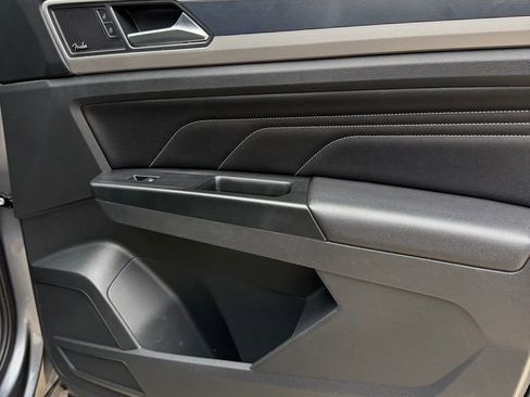 Used 2020 Volkswagen Atlas Cross Sport SEL Premium image 18