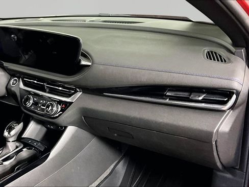 Certified 2024 Buick Envista Sport Touring w/ Convenience I Package FWD image 25