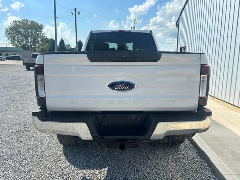 Used 2019 Ford F250 XLT w/ Snow Plow Prep Package AWD/4WD image 4