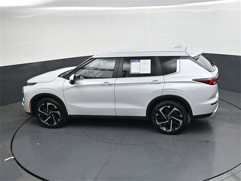 Used 2024 Mitsubishi Outlander SE image 26
