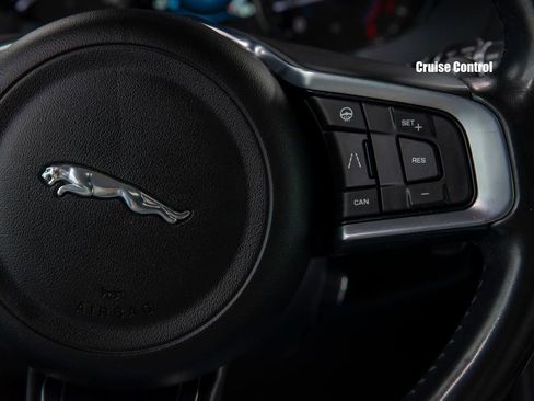 Used 2020 Jaguar F-PACE Prestige image 24