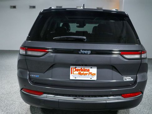 Used 2023 Jeep Grand Cherokee 4WD 4xe image 8
