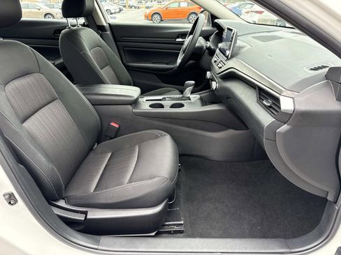 Used 2025 Nissan Altima 2.5 SV image 25
