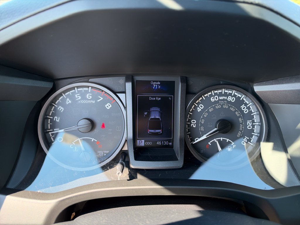 Used 2019 Toyota Tacoma TRD Sport AWD/4WD image 19
