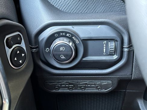 New 2025 Jeep Gladiator Rubicon w/ Convenience Group image 22