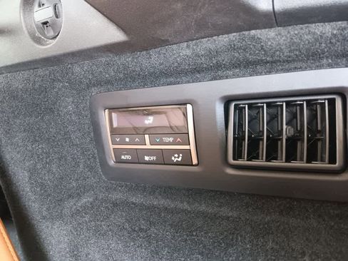 Used 2022 Lexus RX 350L Premium w/ Premium Package image 17