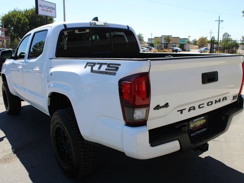 Used 2020 Toyota Tacoma SR AWD/4WD image 10