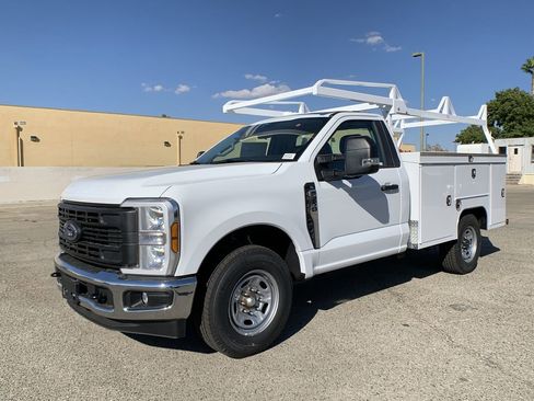 New 2026 Ford F250 XL w/ XL Chrome Package image 4