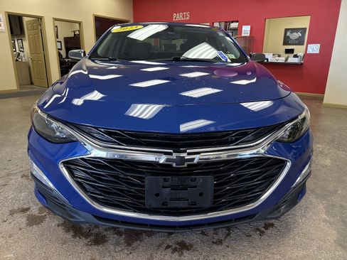Used 2023 Chevrolet Malibu RS FWD image 2