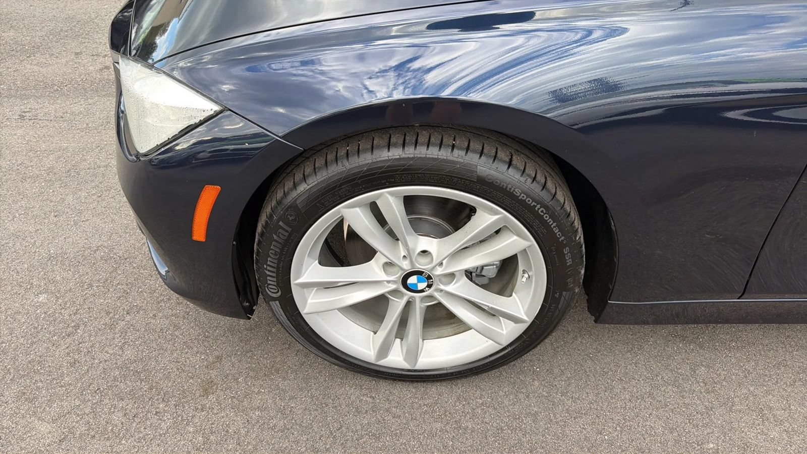 Used 2016 BMW 320i Sedan RWD image 11
