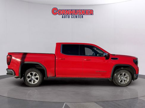 Used 2024 GMC Sierra 1500 SLE w/ Preferred Package image 8