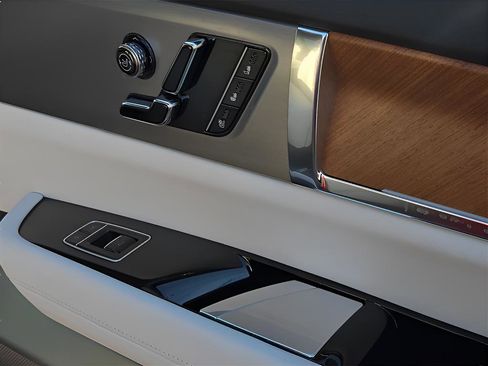 New 2026 Cadillac Vistiq Luxury image 28