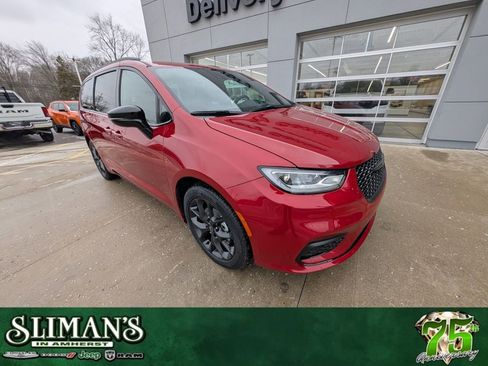 New 2026 Chrysler Pacifica Select w/ S Appearance Package image 1