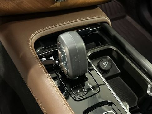 Certified 2023 Volvo XC90 B6 Plus w/ Protection Package Premier AWD/4WD image 17