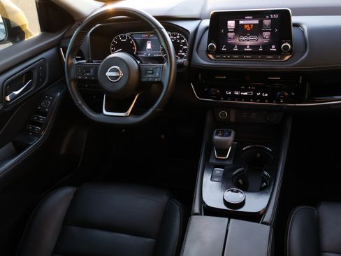 Used 2022 Nissan Rogue SL image 16