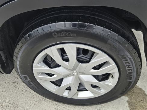 Used 2023 Toyota Corolla Cross L FWD image 8
