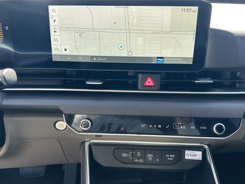 New 2026 Kia Carnival EX FWD image 17