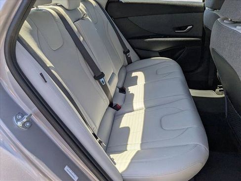 Used 2025 Hyundai Elantra Limited FWD image 19