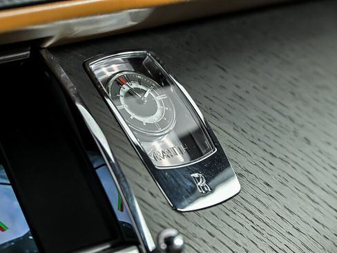 Used 2018 Rolls-Royce Wraith RWD image 31