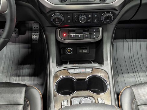 Used 2023 GMC Acadia AT4 w/ Preferred Package image 19