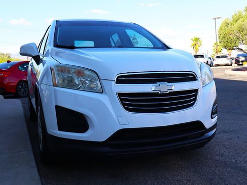 Used 2016 Chevrolet Trax LS w/ LPO, Cargo Package FWD image 16